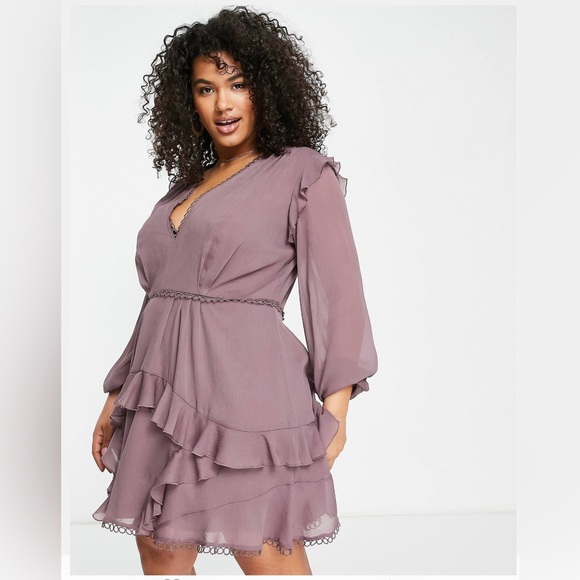 ASOS DESIGN Curve mini dress w/ long sleeve and circle trim in mauve US 18/UK 22 - Picture 3 of 9